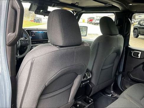 Used 2024 Jeep Wrangler Willys image 36