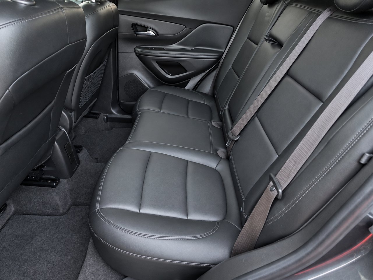 Certified 2017 Buick Encore Essence FWD image 27