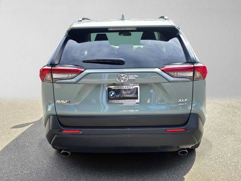 Used 2021 Toyota RAV4 XLE Premium AWD/4WD image 4