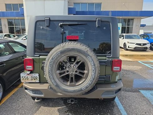 Used 2016 Jeep Wrangler Unlimited Sahara AWD/4WD image 5