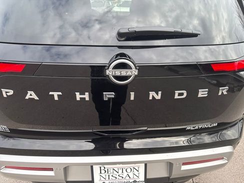 Used 2025 Nissan Pathfinder Platinum image 43