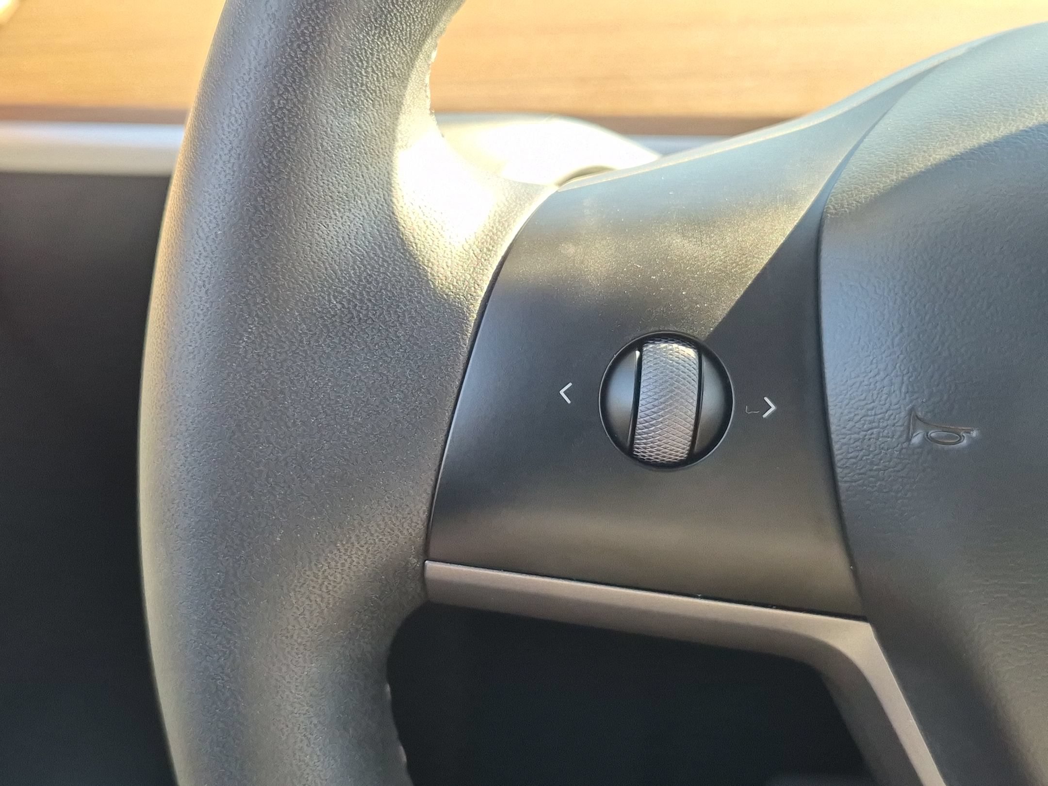 Used 2023 Tesla Model Y Long Range AWD/4WD image 17