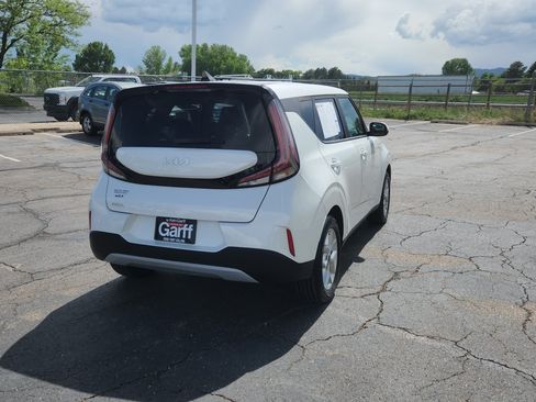 Used 2023 Kia Soul S FWD image 10