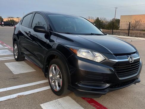 Used 2018 Honda HR-V LX image 8