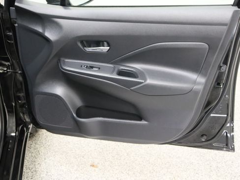 Used 2025 Nissan Versa SV FWD image 32