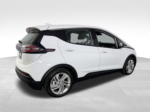 Used 2023 Chevrolet Bolt LT w/ Driver Confidence Package FWD image 6