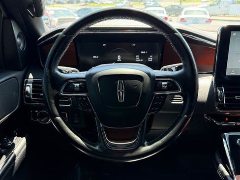 Used 2020 Lincoln Navigator Reserve AWD/4WD image 30