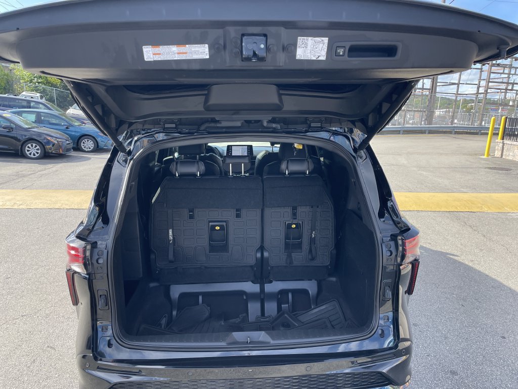 Certified 2023 Toyota Sienna XSE w/ XSE Plus Package AWD/4WD image 13