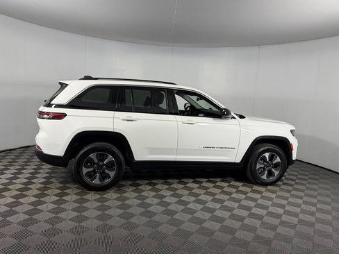 Used 2023 Jeep Grand Cherokee 4WD 4xe w/ Luxury Tech Group II image 7