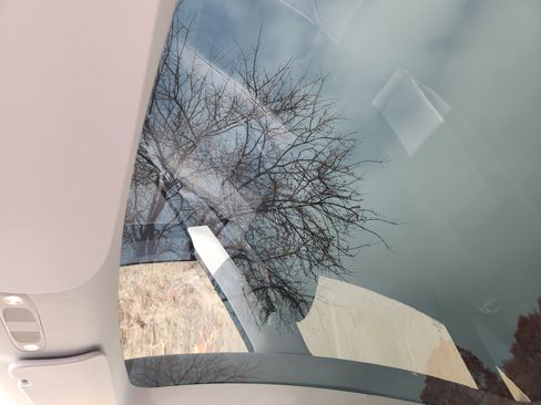 Used 2025 Tesla Model Y Long Range image 31