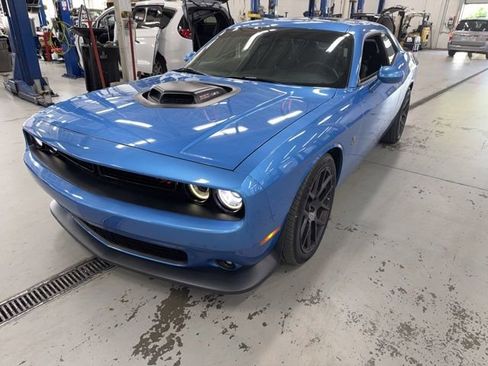 Used 2018 Dodge Challenger R/T Scat Pack RWD image 1