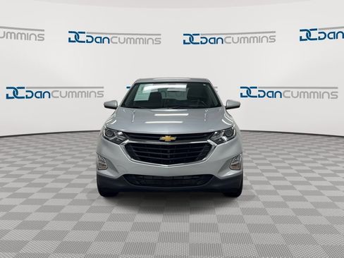 Used 2020 Chevrolet Equinox LT w/ Driver Convenience Package image 3
