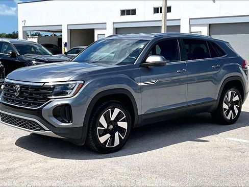 Certified 2025 Volkswagen Atlas Cross Sport SE FWD image 9