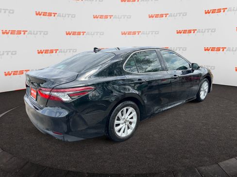 Used 2021 Toyota Camry LE FWD image 5