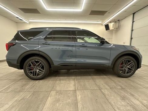 New 2026 Ford Explorer ST-Line w/ ST-Line Street Pack image 6