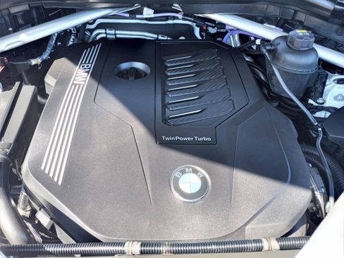 Used 2022 BMW X6 xDrive40i w/ Executive Package image 46