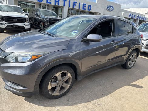 Used 2018 Honda HR-V LX image 4
