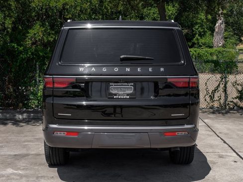 Used 2022 Jeep Wagoneer Series III w/ Premium Group I image 19