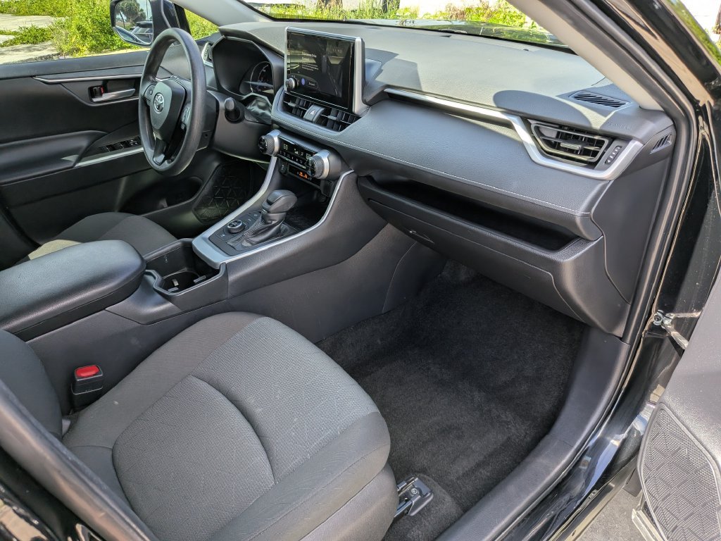 Used 2024 Toyota RAV4 XLE AWD/4WD image 14