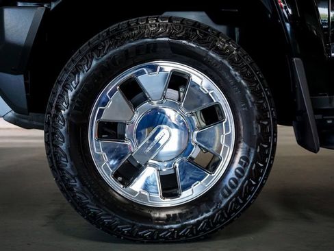 Used 2009 HUMMER H3 Alpha image 35