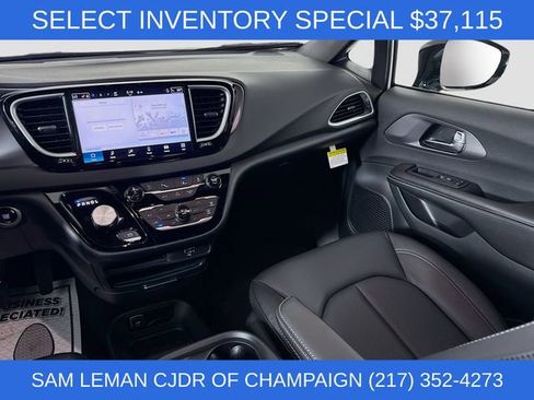 New 2026 Chrysler Voyager LX image 21