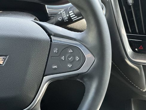 Used 2023 Chevrolet Traverse Premier FWD image 21
