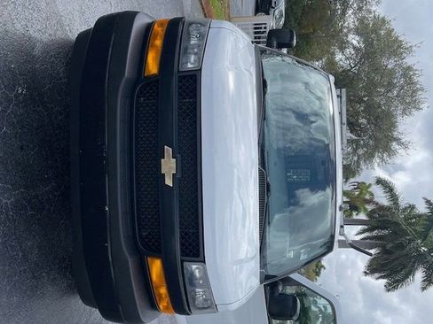 Used 2021 Chevrolet Express 2500 w/ Driver Convenience Package image 1