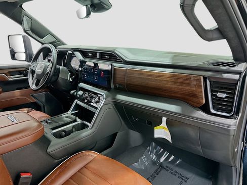 Used 2025 GMC Sierra 3500 Denali Ultimate image 31