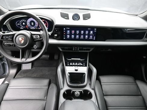 Used 2024 Porsche Cayenne Coupe AWD/4WD image 2