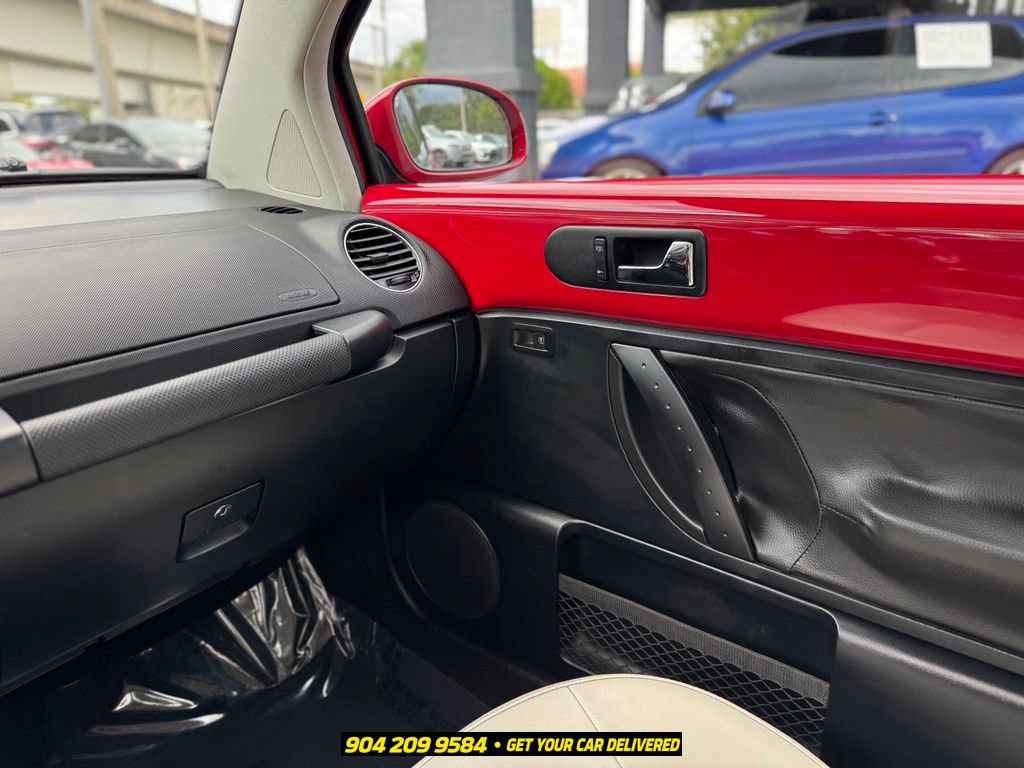 Used 2010 Volkswagen Beetle Coupe FWD image 20