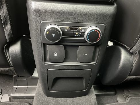 Used 2022 Ford Explorer XLT w/ Equipment Group 202A image 14