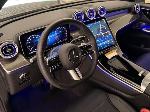 Used 2026 Mercedes-Benz GLC 300 4MATIC image 4