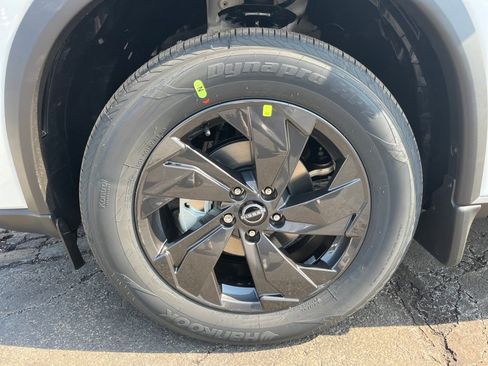 New 2026 Nissan Rogue SV image 9