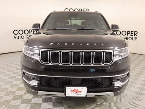 Used 2022 Jeep Wagoneer Series III w/ Premium Group I image 10
