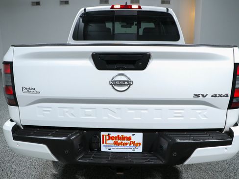 Used 2023 Nissan Frontier SV w/ SV Convenience Package AWD/4WD image 8