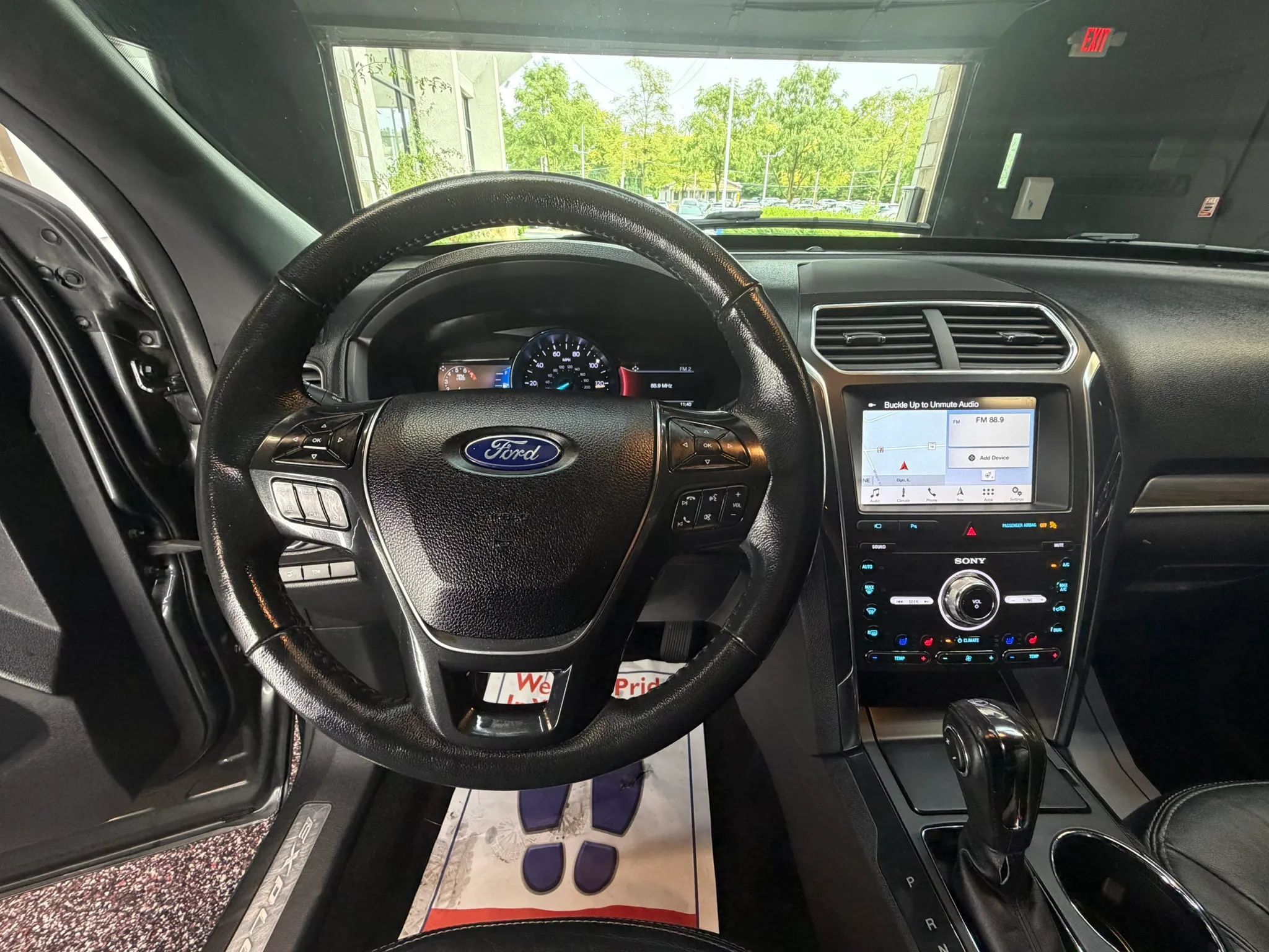 Used 2019 Ford Explorer Limited w/ Class III Trailer Tow Package FWD image 17