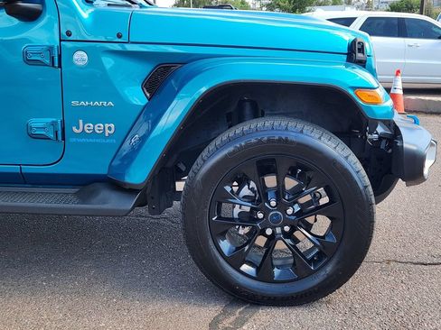 Used 2024 Jeep Wrangler Unlimited Sahara w/ Technology Group AWD/4WD image 29