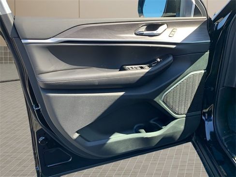 New 2025 Jeep Grand Cherokee Limited w/ Luxury Tech Group II image 16