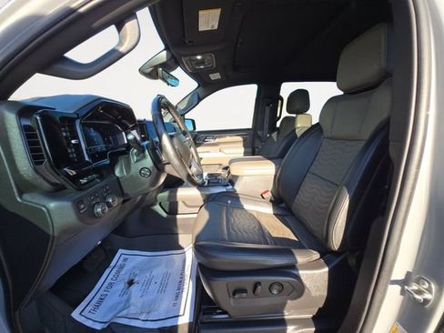 Used 2024 Chevrolet Silverado 1500 ZR2 w/ Technology Package AWD/4WD image 9