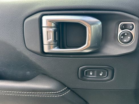 Used 2023 Jeep Wrangler Sahara image 11