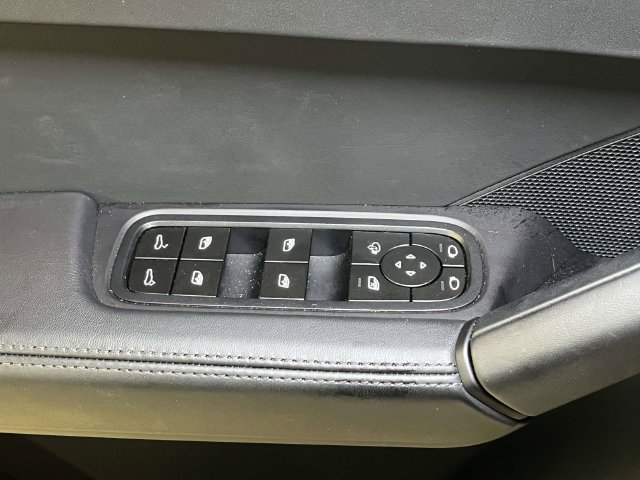 Certified 2025 Porsche Cayenne GTS AWD/4WD image 39