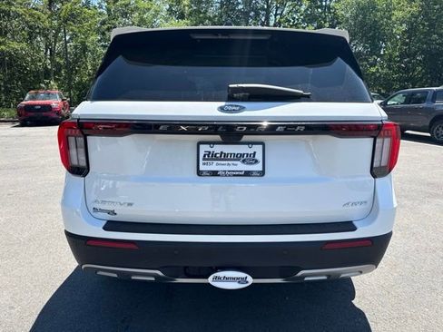 Used 2025 Ford Explorer Active w/ Active Comfort Package AWD/4WD image 4
