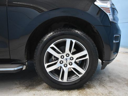 Used 2022 Ford Expedition Max Limited image 41