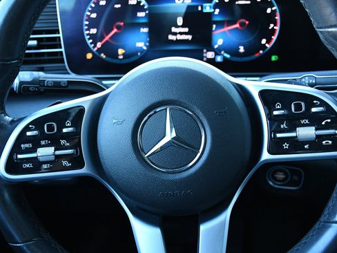 Used 2020 Mercedes-Benz GLE 350 4MATIC w/ 3rd Row Seat Package image 12