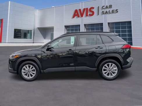 Used 2025 Toyota Corolla Cross LE image 10