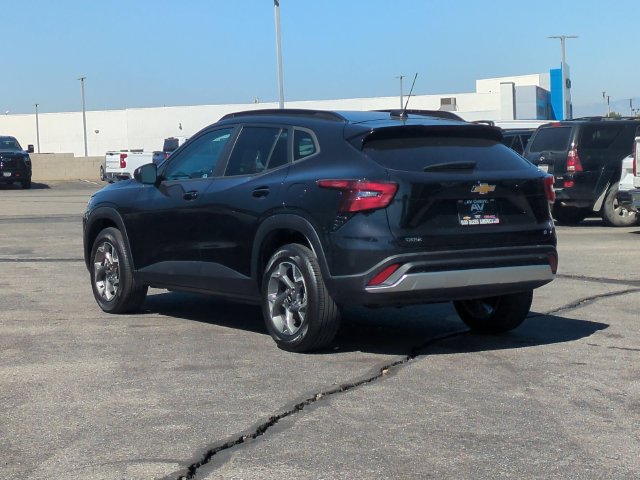 Used 2024 Chevrolet Trax LT FWD image 6