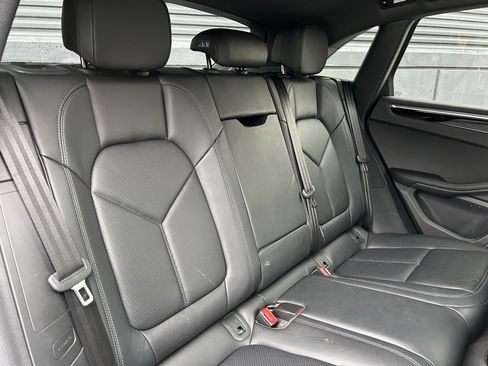Certified 2025 Porsche Macan image 21