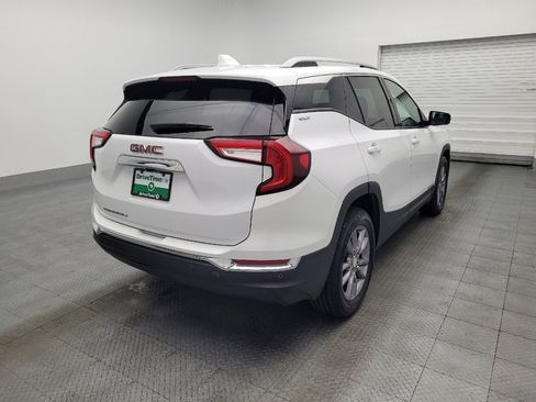 Used 2023 GMC Terrain SLT image 9
