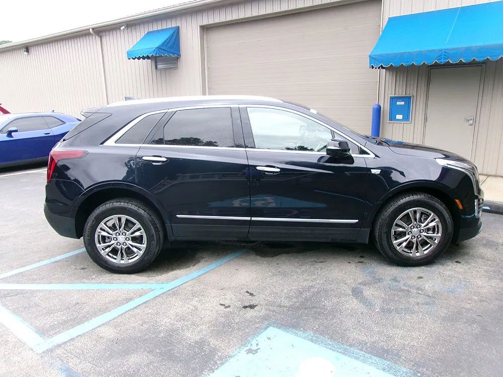 Used 2021 Cadillac XT5 Premium Luxury w/ LPO, Floor Liner Package AWD/4WD image 8