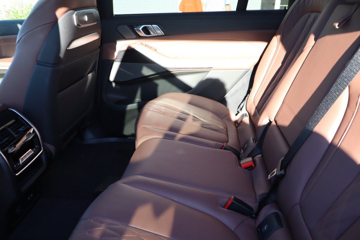 Used 2026 BMW X7 M60i AWD/4WD image 35
